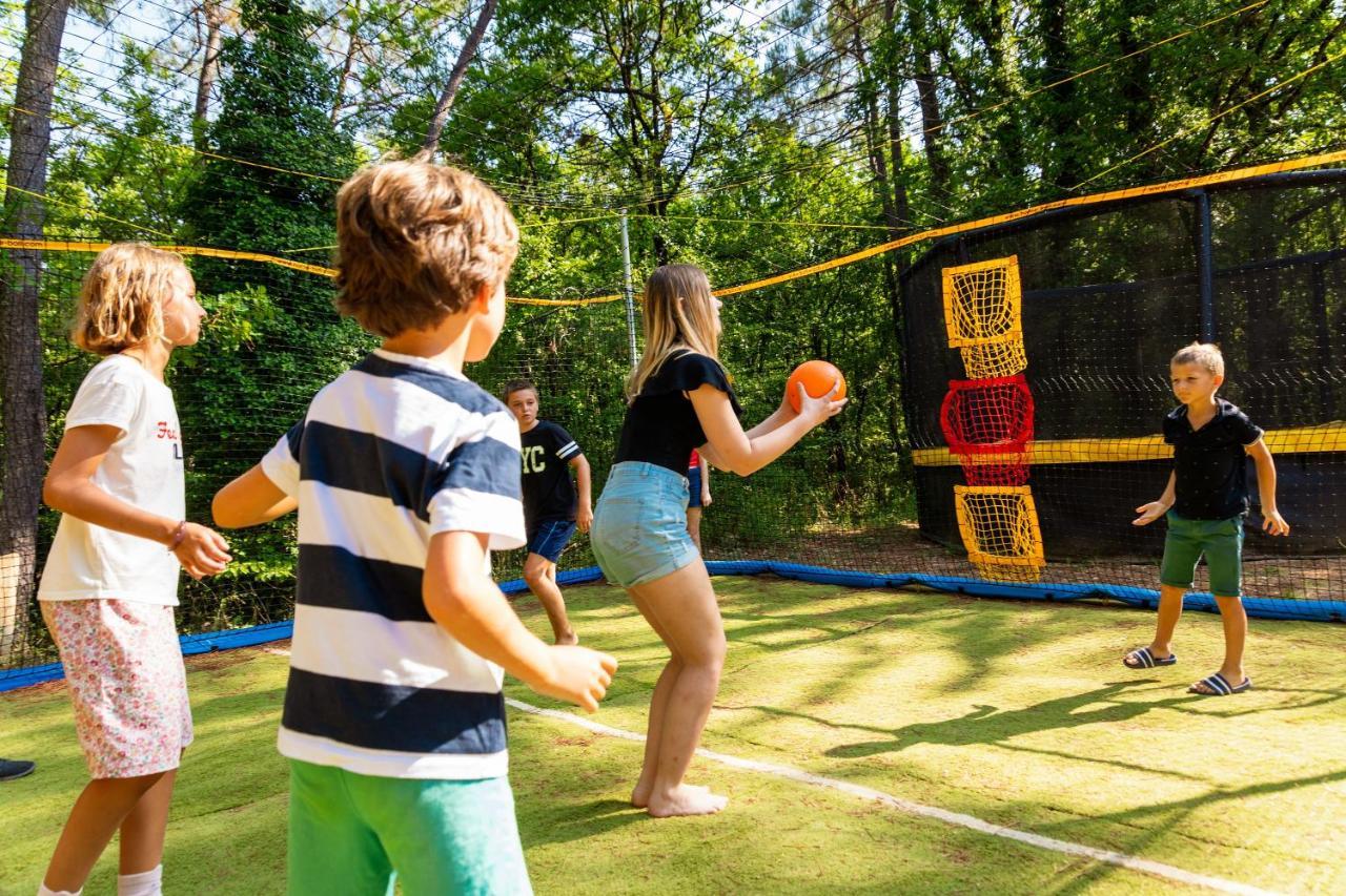 Camping - Village Vacances Familial A Prayssac Au Coeur Du Vignoble Lotois Bagian luar foto