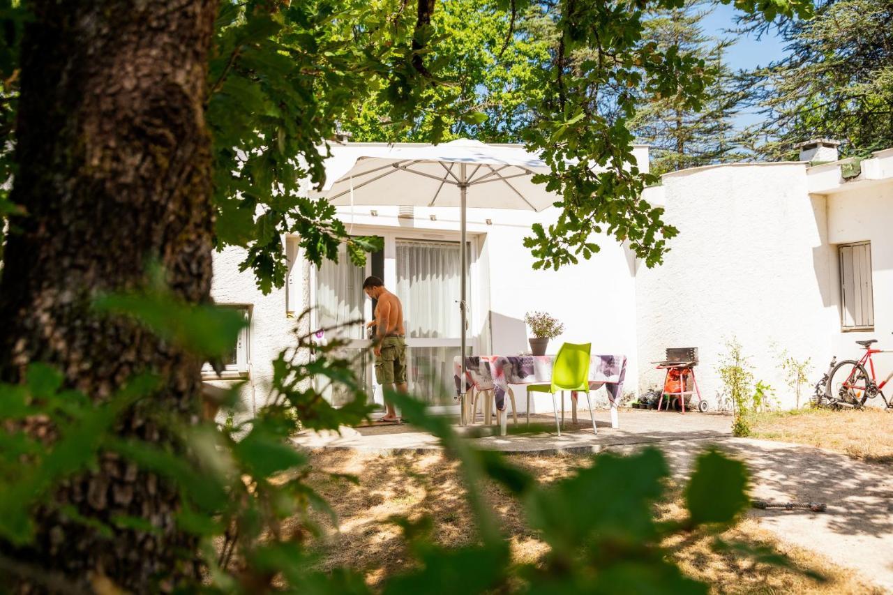 Camping - Village Vacances Familial A Prayssac Au Coeur Du Vignoble Lotois Bagian luar foto