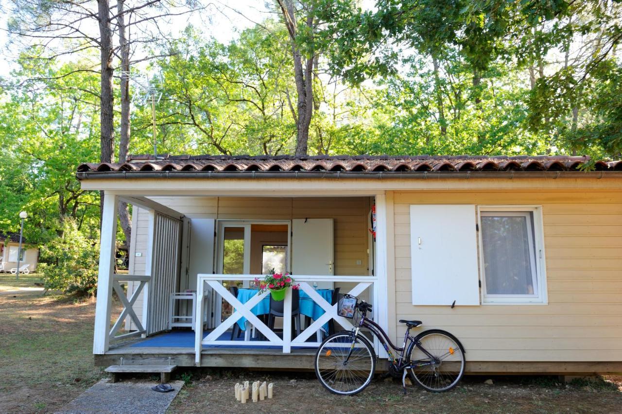 Camping - Village Vacances Familial A Prayssac Au Coeur Du Vignoble Lotois Bagian luar foto