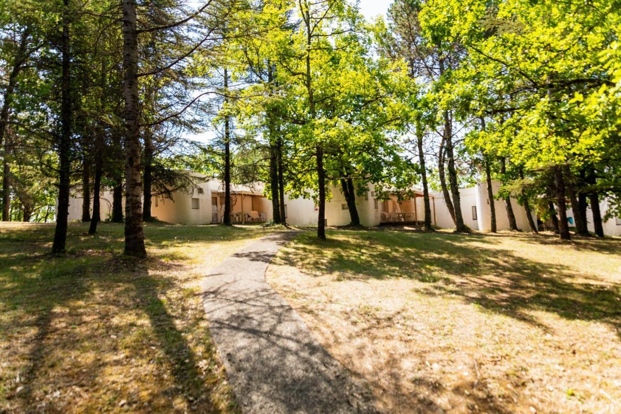 Camping - Village Vacances Familial A Prayssac Au Coeur Du Vignoble Lotois Bagian luar foto