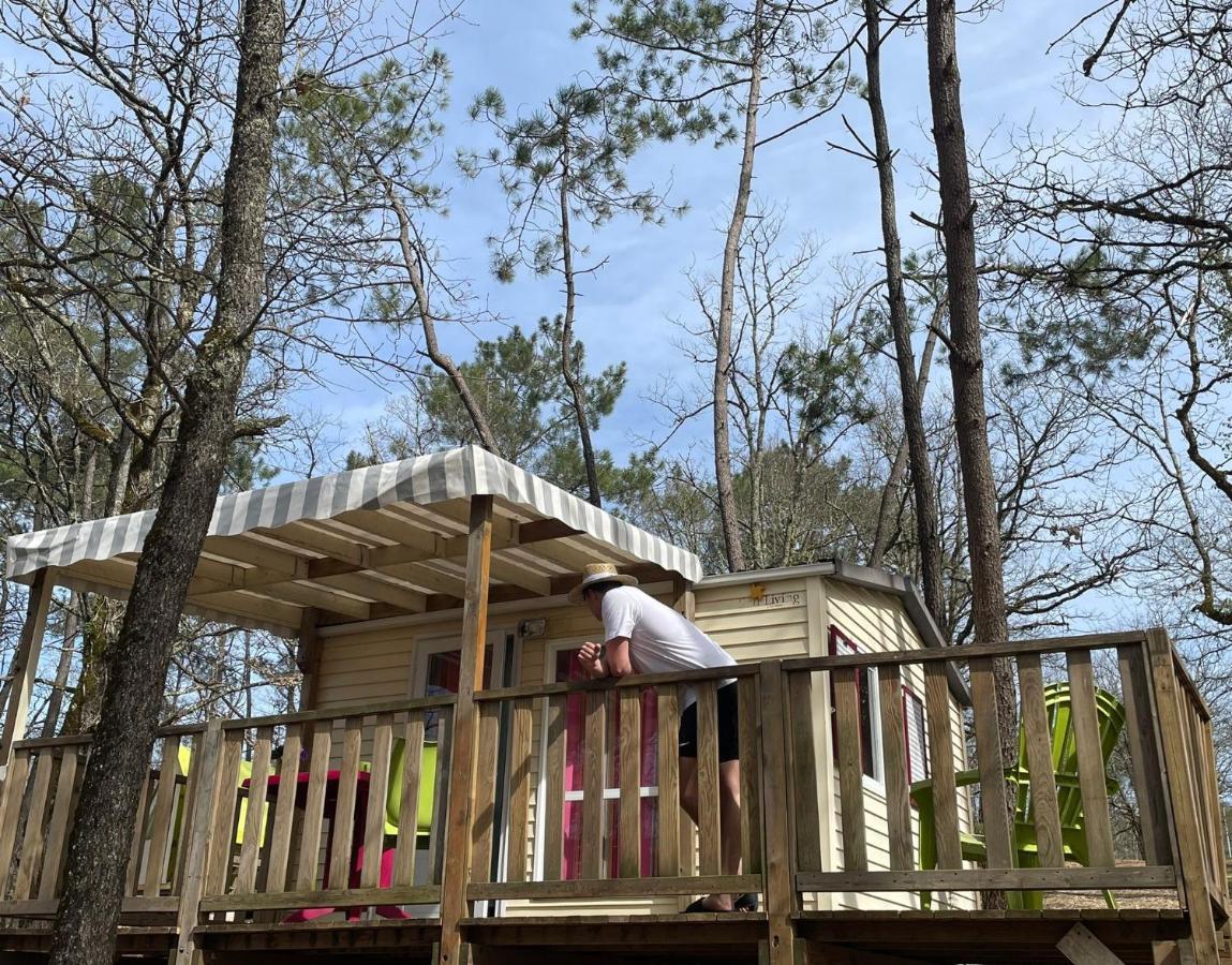Camping - Village Vacances Familial A Prayssac Au Coeur Du Vignoble Lotois Bagian luar foto