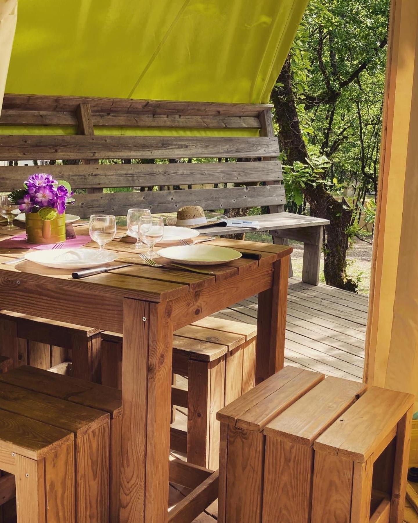 Camping - Village Vacances Familial A Prayssac Au Coeur Du Vignoble Lotois Bagian luar foto