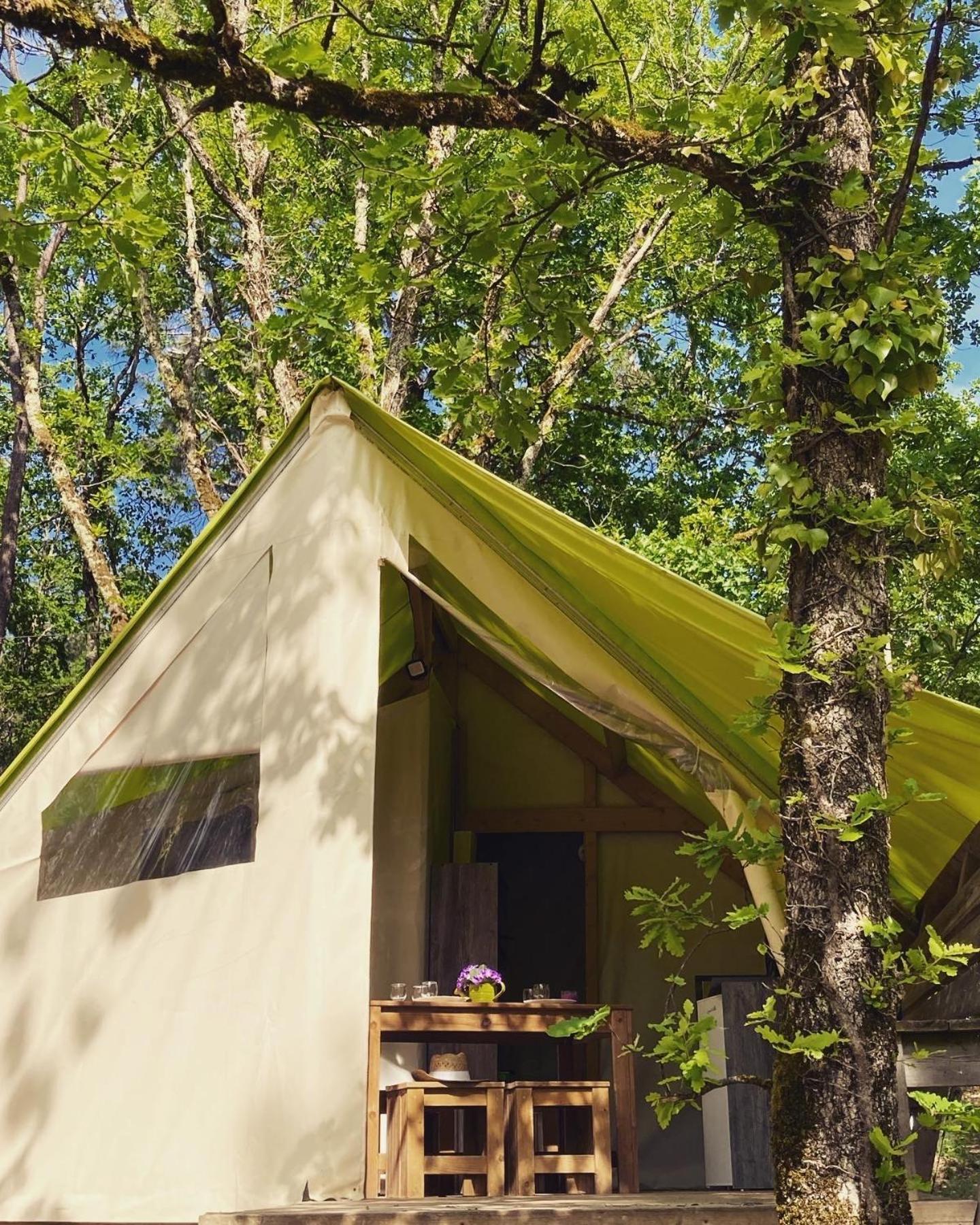 Camping - Village Vacances Familial A Prayssac Au Coeur Du Vignoble Lotois Bagian luar foto