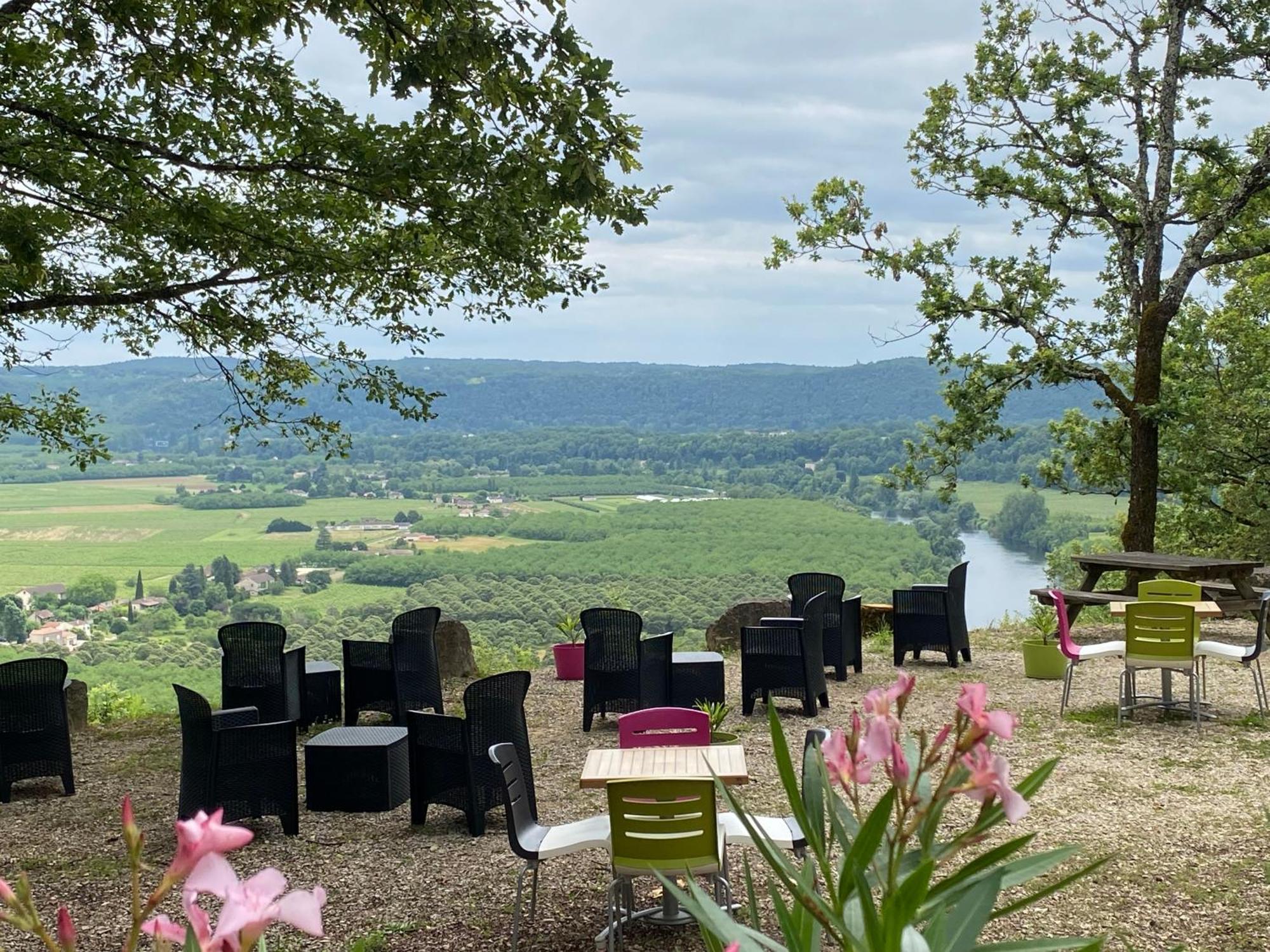 Camping - Village Vacances Familial A Prayssac Au Coeur Du Vignoble Lotois Bagian luar foto