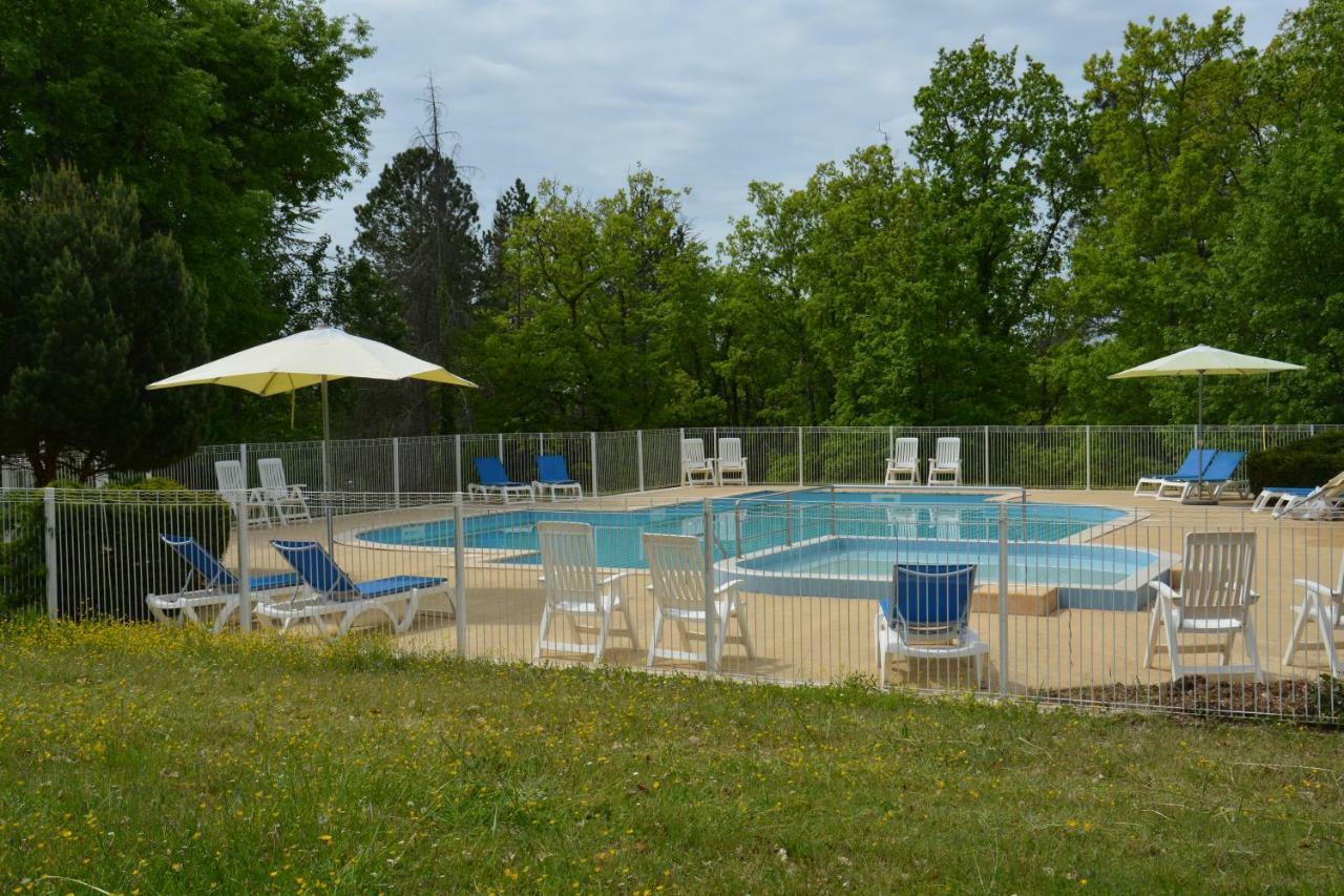 Camping - Village Vacances Familial A Prayssac Au Coeur Du Vignoble Lotois Bagian luar foto