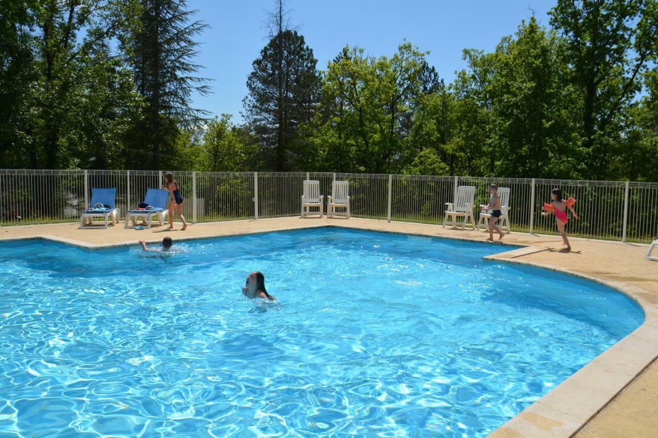Camping - Village Vacances Familial A Prayssac Au Coeur Du Vignoble Lotois Bagian luar foto