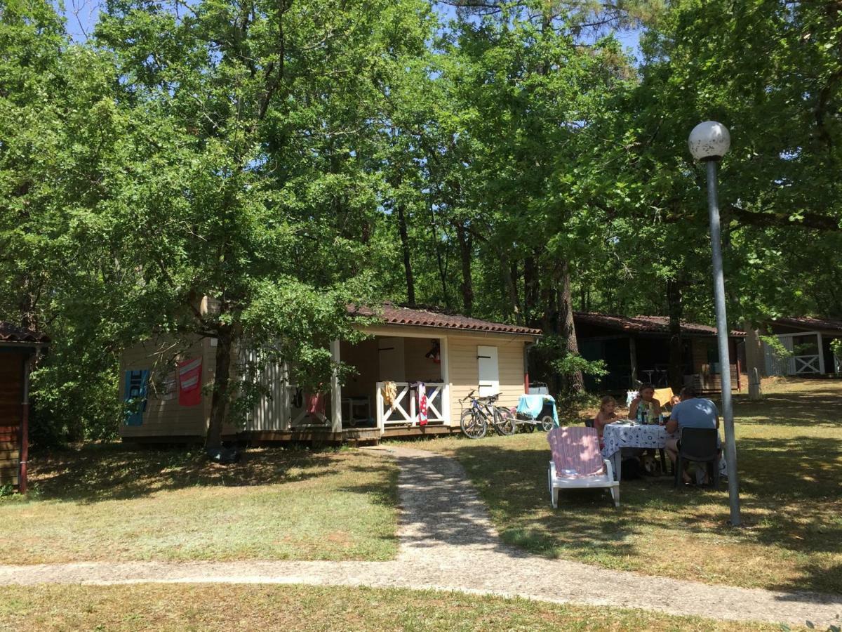 Camping - Village Vacances Familial A Prayssac Au Coeur Du Vignoble Lotois Bagian luar foto